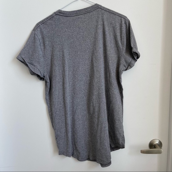Hollister Grey Tee - Picture 3 of 3